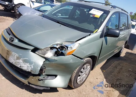 2010 Toyota Sienna Ce z USA, uszkodzony, nr VIN 5TDKK4CC9AS328158